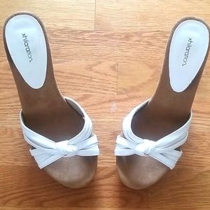 Xhilaration White heels size 9 1/2